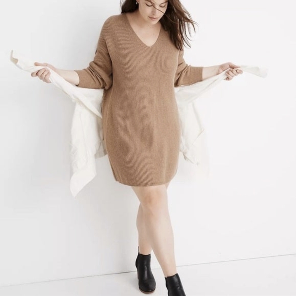 Madewell Tan V Neck Sweater Dress Size Medium